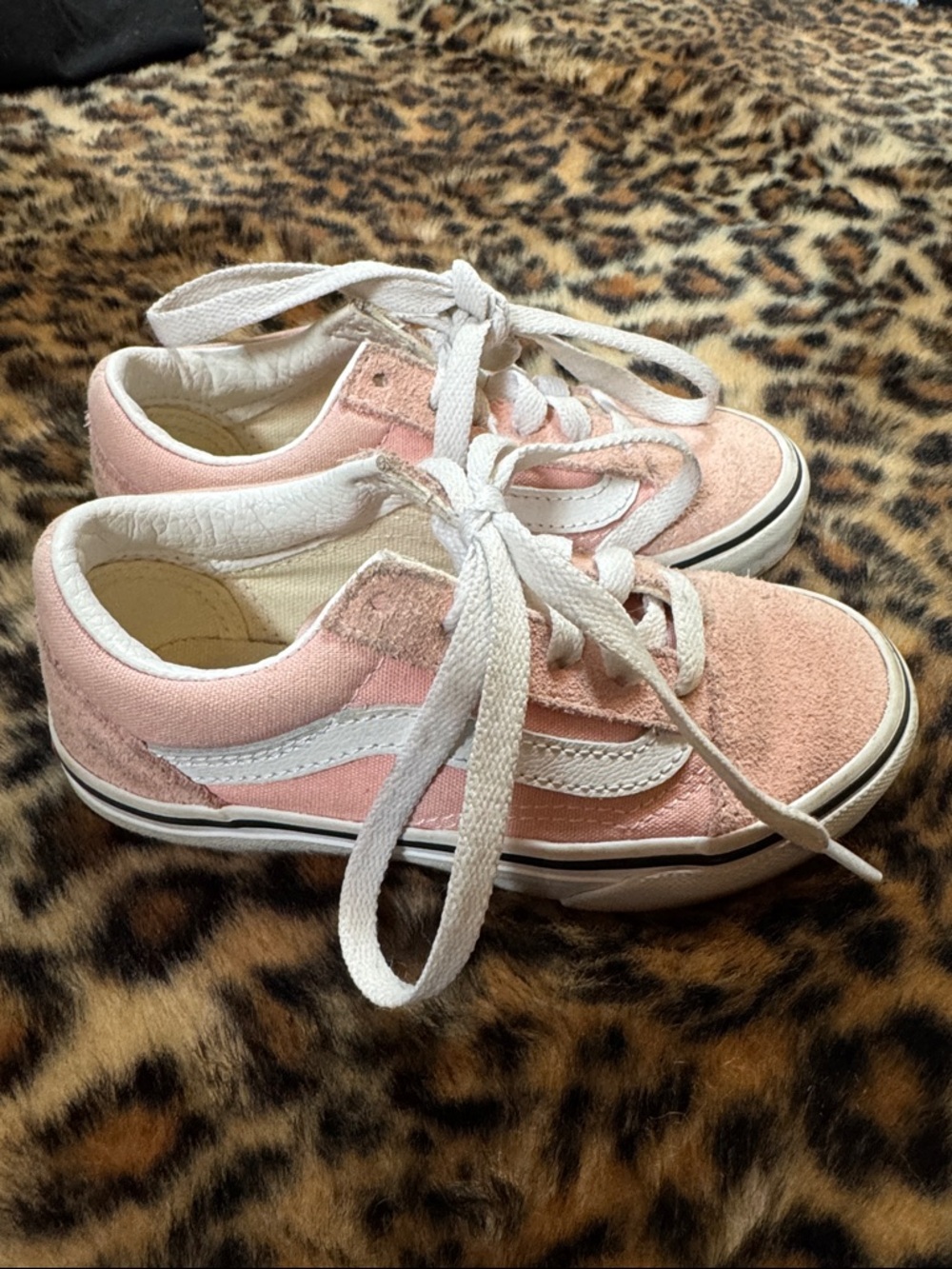 Vans Kids Pink Suede Old Skool Sneakers with White Stripe